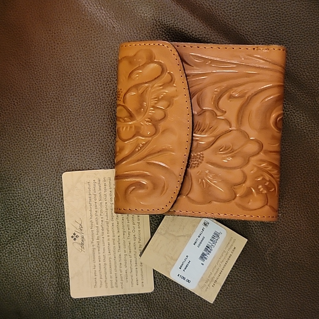 New Patricia Nash Reiti Cognac Leather Wallet Authentic Style P409244 Msrp $109